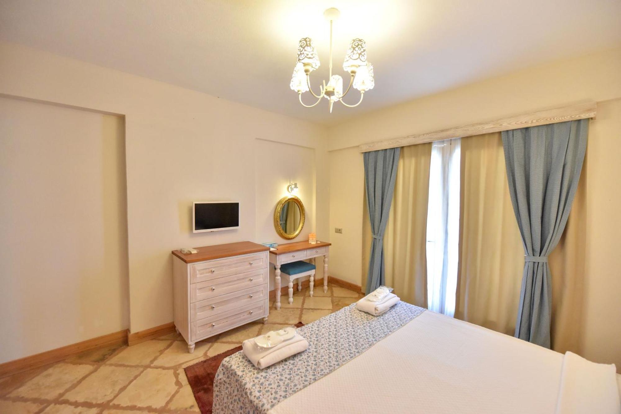 Orino Suites Cedit Room photo